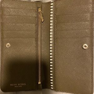 Henri Bendel Wallet